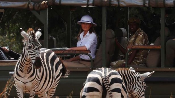melania-trump-casque-colonial-kenya-safari-zebre_6112916